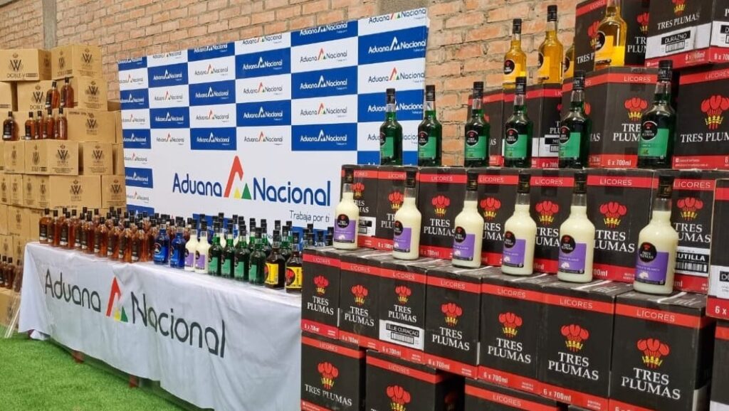 Aduana Comisa 15 Toneladas De Bebidas AlcohÓlicas En Furgones De Carne Economía Y Más 0570